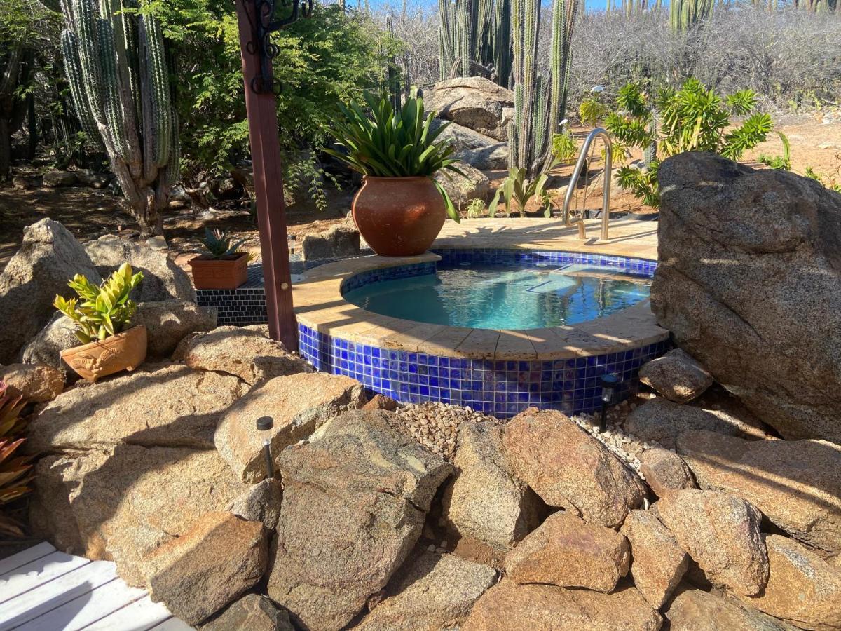 Cozy Studio With Private Spa Oranjestad Eksteriør bilde