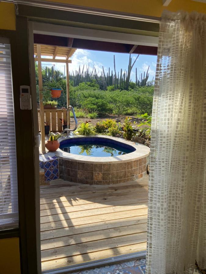 Cozy Studio With Private Spa Oranjestad Eksteriør bilde