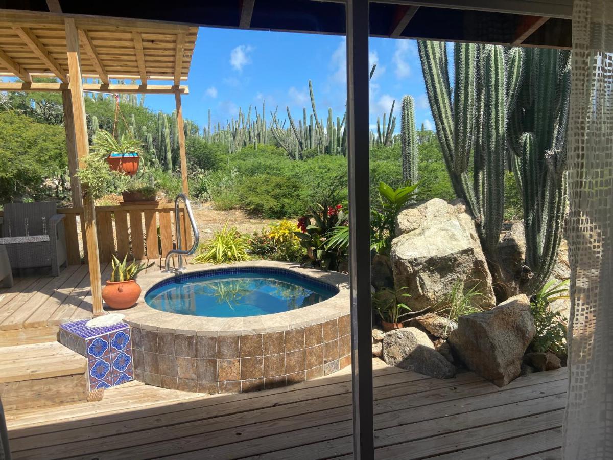 Cozy Studio With Private Spa Oranjestad Eksteriør bilde